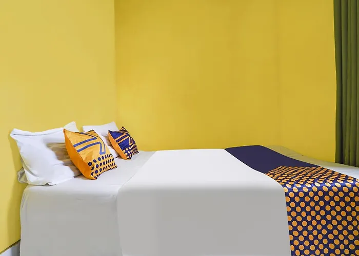 OYO Homes 90914 Eco Tourism Desa Cipada Bukit Senyum Homestay Syariah Jakarta